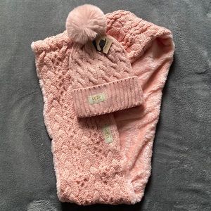 UGG Pink hat and scarf set gloves also available